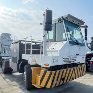 CAMC លក់ដុំត្រាក់ទ័រ Harbor Tractor 4x2 Low Speed ​​Port Tractor Trucks for Sale