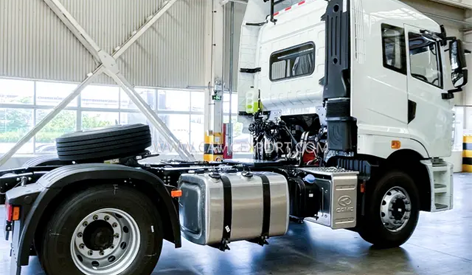 tractor truck ឡានដឹកត្រាក់ទ័រ